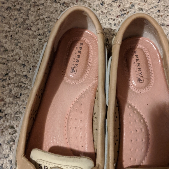 Sperry's - Picture 5 of 6